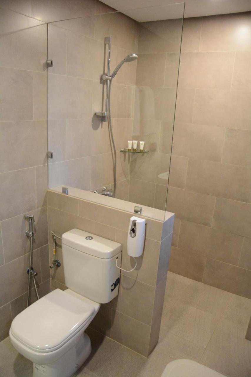 ذا فيفتى ايت السالمية Aparthotel Kuwait City Bagian luar foto