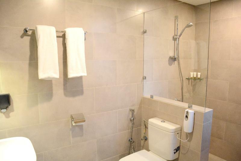 ذا فيفتى ايت السالمية Aparthotel Kuwait City Bagian luar foto